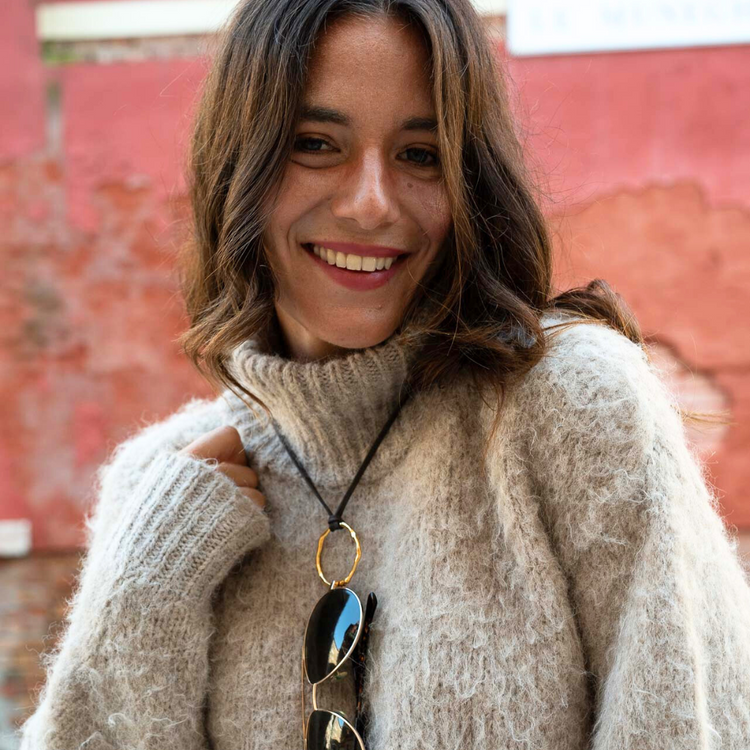 Amore Italia HALO Luxe Luce eyewear holder